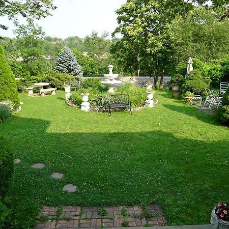 Villa Alexandrea Ниагара-Фолс Экстерьер фото