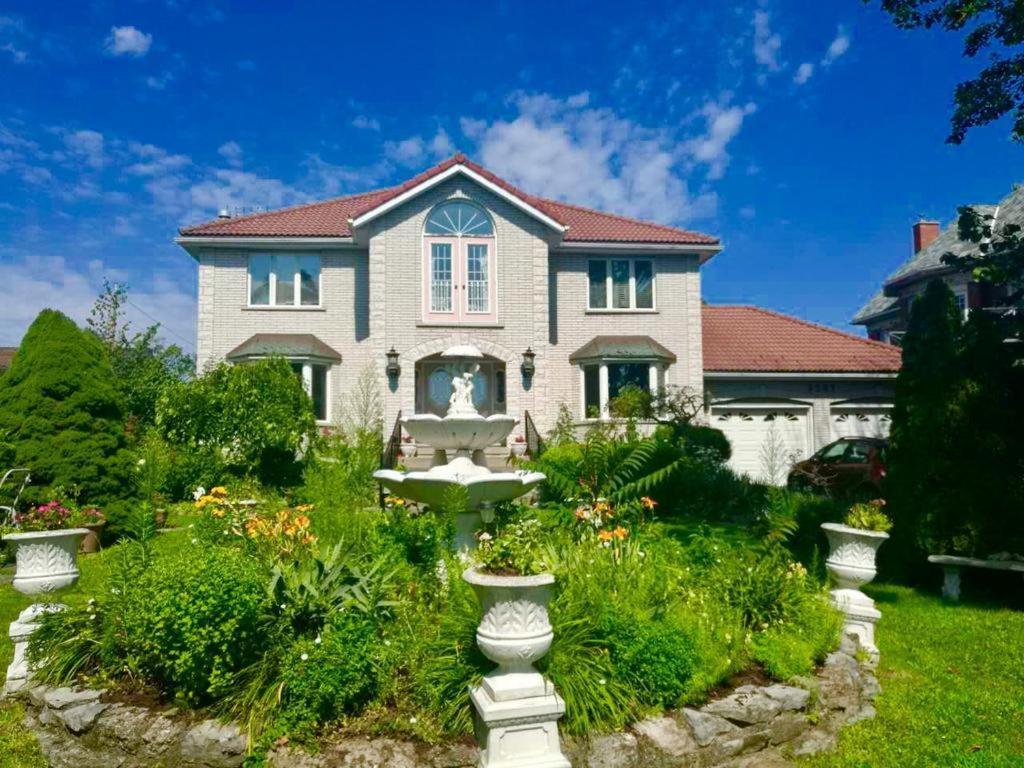 Villa Alexandrea Ниагара-Фолс Экстерьер фото